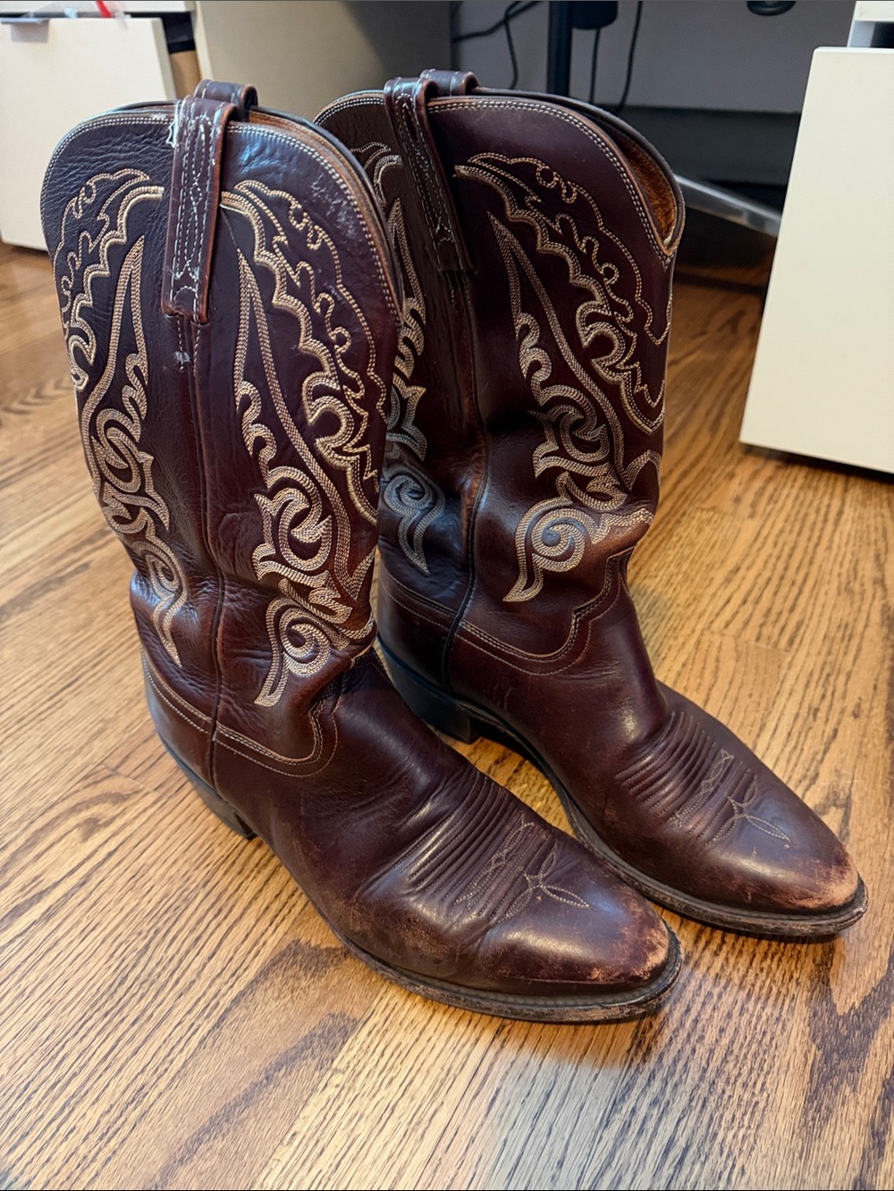 Lucchese Brown Leather Western Cowboy Boots with Cream Stitching